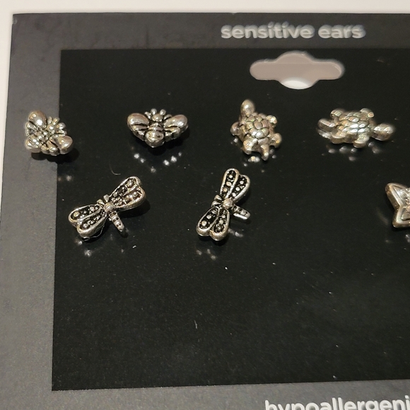 5 Pairs of Post Earrings - Picture 5 of 7